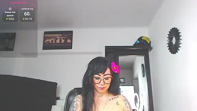 Vicky hotmilf online show from March 12, 11:16 am