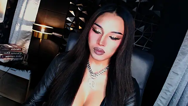 Snapshot of xUrGoddess_Bellax chatting on October 6, 8:45 am xUrGoddess Bellax online show from October 6, 8:45 am