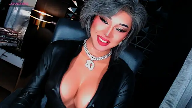 Snapshot of xUrGoddess_Bellax chatting on October 9, 6:55 am xUrGoddess Bellax online show from October 9, 6:55 am