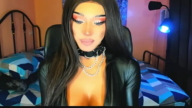 Snapshot of xUrGoddess_Bellax chatting on November 12, 1:39 am xUrGoddess Bellax online show from November 12, 1:39 am