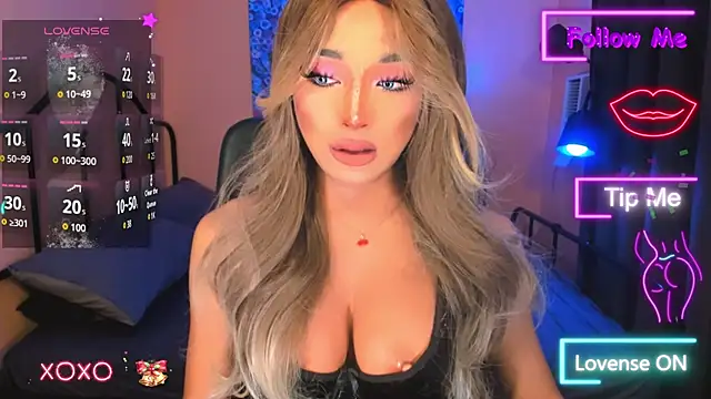 Snapshot of xUrGoddess_Bellax chatting on November 25, 1:49 am xUrGoddess Bellax online show from November 25, 1:49 am