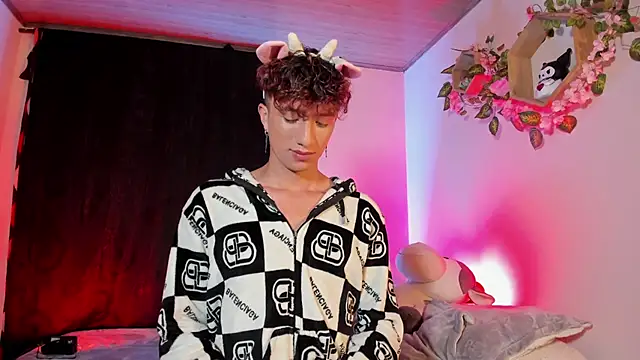 mhatias  online show from March 11, 4:29 am