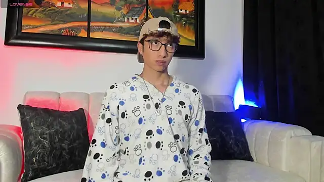 mhatias  online show from April 18, 5:22 am