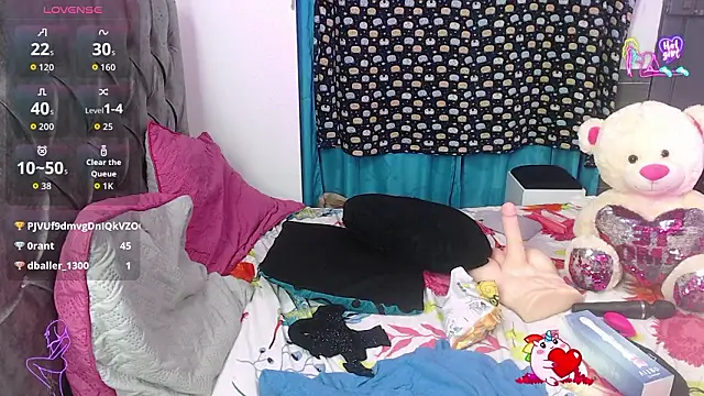 EmilyCoy  online show from March 19, 5:44 am