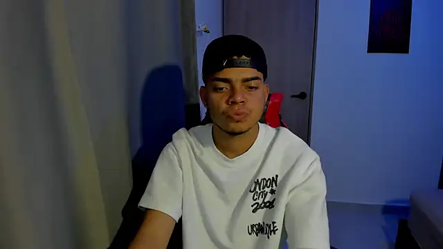 Axel-Latin-Boy online show from September 16, 2:23 am