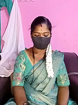 Snapshot of tamilammukuttyy chatting on September 10, 1:44 pm tamilammukuttyy online show from September 10, 1:44 pm