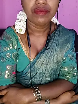 Snapshot of tamilammukuttyy chatting on September 11, 2:22 am tamilammukuttyy online show from September 11, 2:22 am