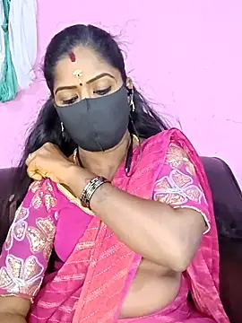 Snapshot of tamilammukuttyy chatting on September 12, 5:29 am tamilammukuttyy online show from September 12, 5:29 am