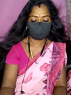 Snapshot of tamilammukuttyy chatting on October 5, 6:45 am tamilammukuttyy online show from October 5, 6:45 am