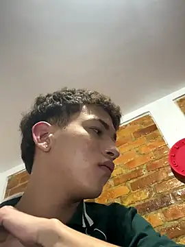 Snapshot of Thiago_blsd chatting on October 14, 1:17 am Thiago blsd online show from October 14, 1:17 am