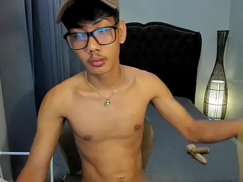 fucking hot2 online show from April 12, 3:06 pm