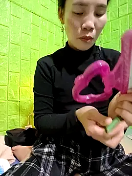 Tin tanny online show from December 15, 11:58 am