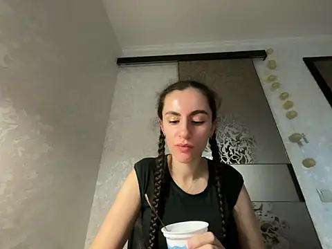 my Khaleesi online show from September 11, 1:00 pm