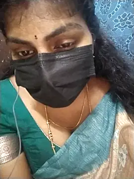 Snapshot of Nithiila chatting on October 28, 7:23 am Nithiila online show from October 28, 7:23 am