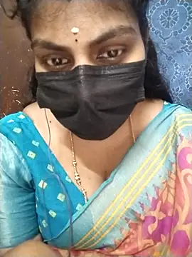 Snapshot of Nithiila chatting on October 30, 7:32 am Nithiila online show from October 30, 7:32 am