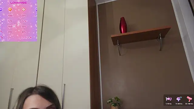 ScarletVerdi online show from November 10, 7:40 am