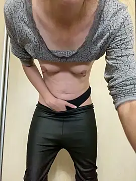 Snapshot of SophieDesire chatting on October 20, 10:59 am SophieDesire online show from October 20, 10:59 am