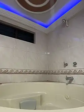 GiorgiaLuxee online show from November 16, 11:05 am