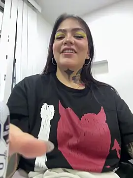 Snapshot of MAGIC_TESSA chatting on February 19, 4:36 pm MAGIC TESSA online show from February 19, 4:36 pm