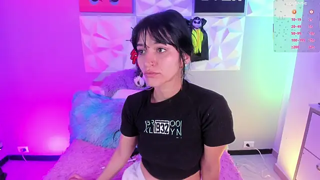 LindaWz  online show from October 28, 3:54 am