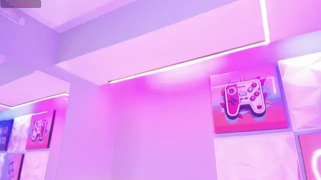 LindaWz  online show from November 29, 7:11 am