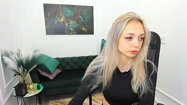 Snapshot of EmilyGraydis chatting on February 28, 7:37 pm EmilyGraydis online show from February 28, 7:37 pm