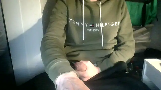 Snapshot of juju78jujuu chatting on October 18, 5:43 am juju78jujuu online show from October 18, 5:43 am