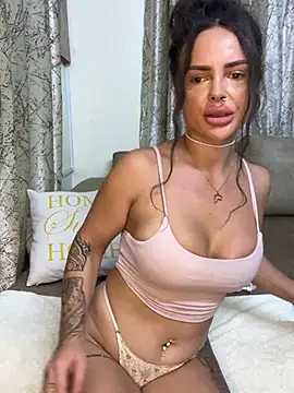 Snapshot of Hotsharwty chatting on March 20, 6:13 pm Hotsharwty online show from March 20, 6:13 pm