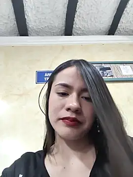 Snapshot of CHARLOTTE__05 chatting on October 20, 1:33 pm CHARLOTTE  05 online show from October 20, 1:33 pm