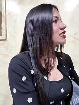 Snapshot of CHARLOTTE__05 chatting on October 25, 1:51 pm CHARLOTTE  05 online show from October 25, 1:51 pm