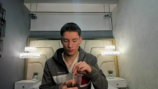 HunterHeat  online show from September 26, 11:47 am