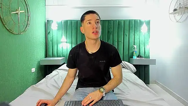 HunterHeat  online show from November 15, 12:13 pm