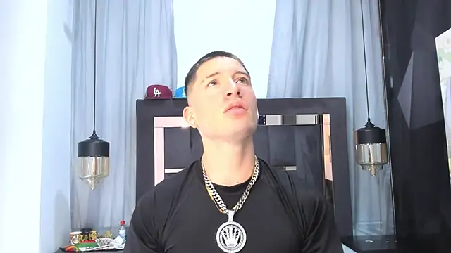 HunterHeat  online show from April 8, 2:50 pm