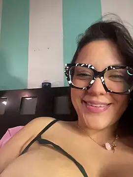alilith online show from May 26, 6:48 pm