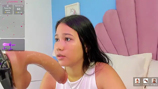 emma clarke  online show from January 16, 4:05 am