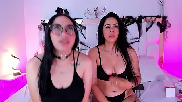 Aria Scott online show from October 24, 12:56 pm