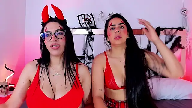 Aria Scott online show from October 30, 1:23 pm