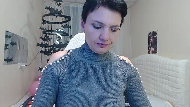 AvaSaturnian online show from October 13, 12:16 pm