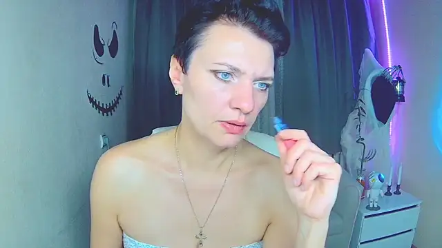 AvaSaturnian online show from October 29, 1:46 pm