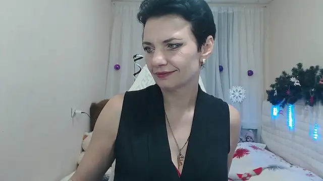 AvaSaturnian online show from December 2, 7:20 pm