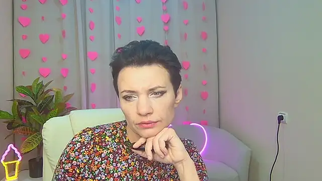 AvaSaturnian online show from February 10, 7:45 am