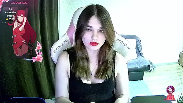 Snapshot of Kris_Moss chatting on November 13, 8:08 pm Kris Moss online show from November 13, 8:08 pm