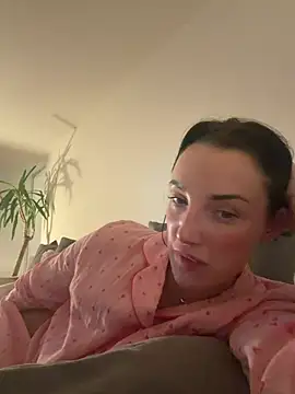 Snapshot of Remirosee chatting on February 15, 9:00 pm Remirosee online show from February 15, 9:00 pm