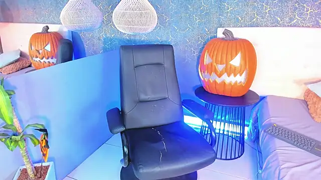 zorre  online show from October 29, 5:58 pm