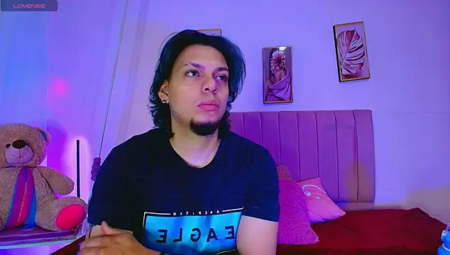 Snapshot of Laia_and_Damian chatting on October 24, 12:01 pm Laia and Damian online show from October 24, 12:01 pm