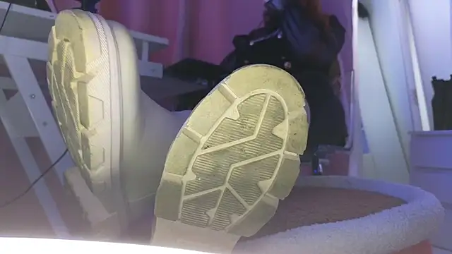 Snapshot of CruelSiren chatting on November 26, 11:55 am CruelSiren online show from November 26, 11:55 am