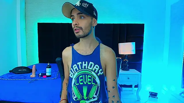 Snapshot of HairyDiamond_ chatting on September 17, 3:19 am HairyDiamond online show from September 17, 3:19 am