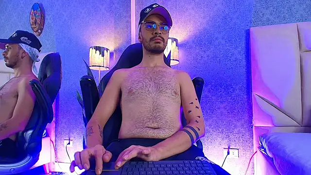 Snapshot of HairyDiamond_ chatting on September 20, 4:57 am HairyDiamond online show from September 20, 4:57 am