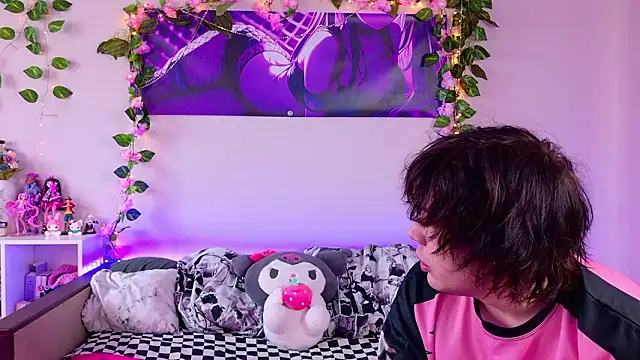 Snapshot of Night_angell69 chatting on February 18, 9:49 am Night angell69 online show from February 18, 9:49 am