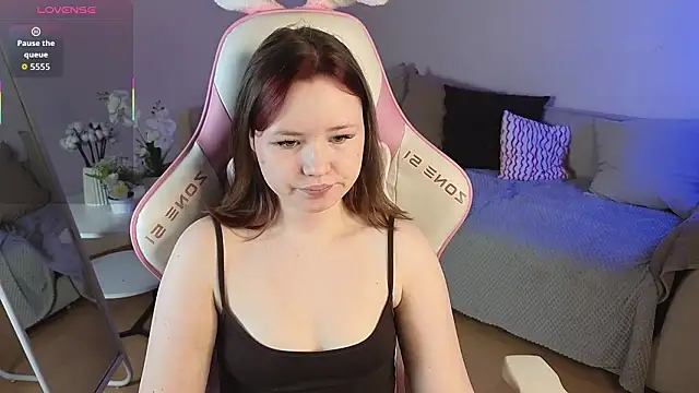 Snapshot of Sweetie_Hope chatting on February 27, 4:40 pm Sweetie Hope online show from February 27, 4:40 pm